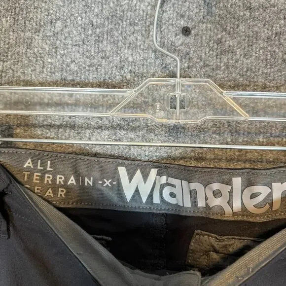 Wrangler Shorts Mens 36 Black All Terrain Gear Cargo Shorts Performance Stretch - Picture 5 of 7